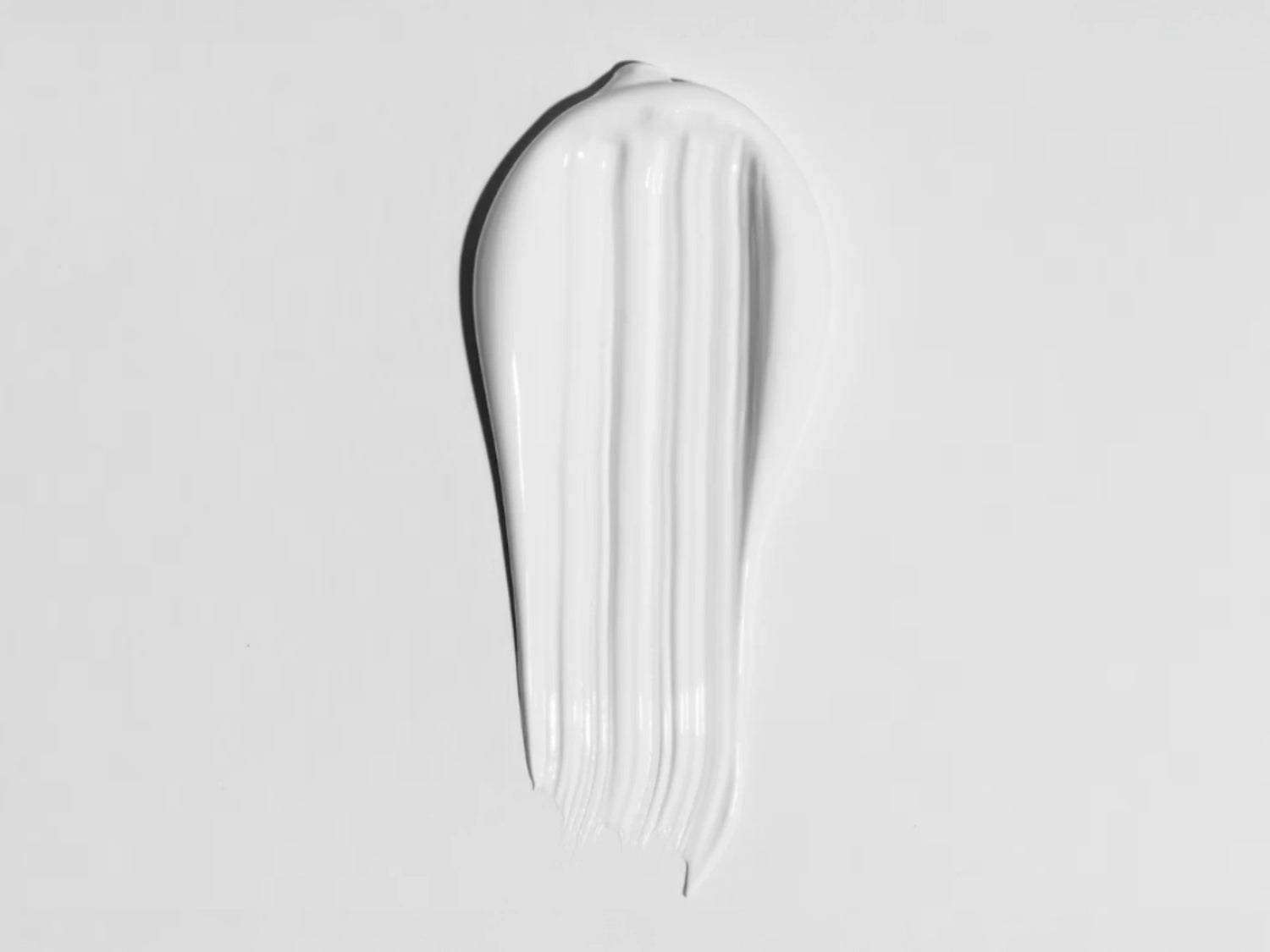 Texture crème hydratante peau sensible à l’acide hyaluronique – fini confort