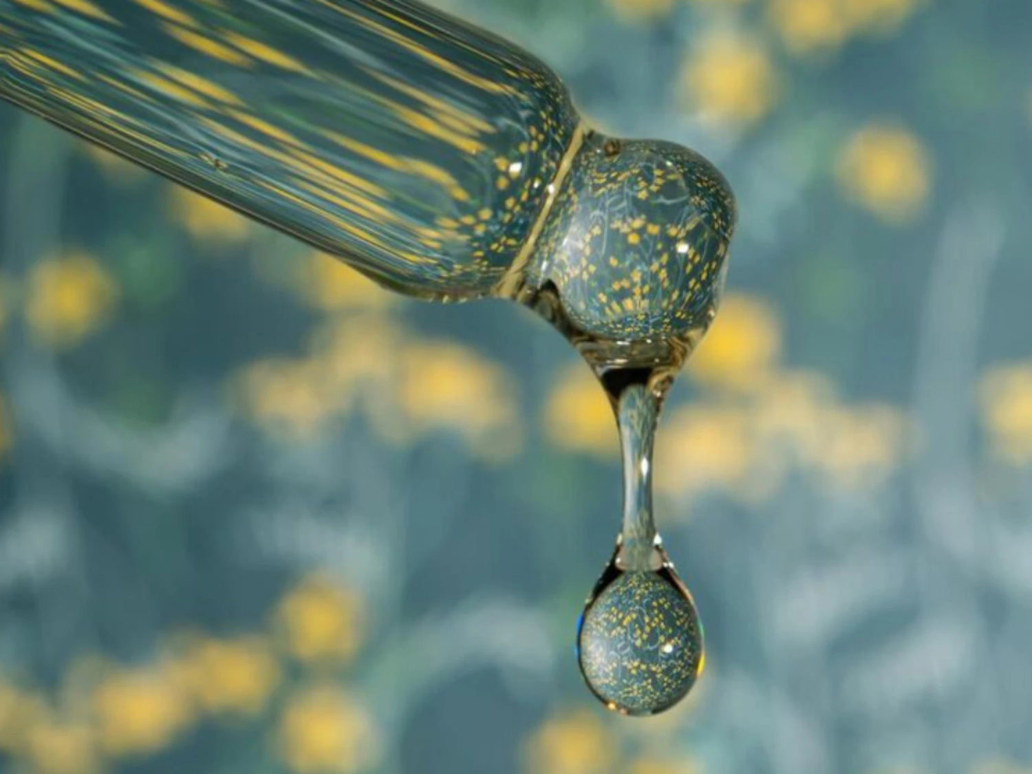 Goutte de lotion exfoliante AHA en pipette – peeling visage