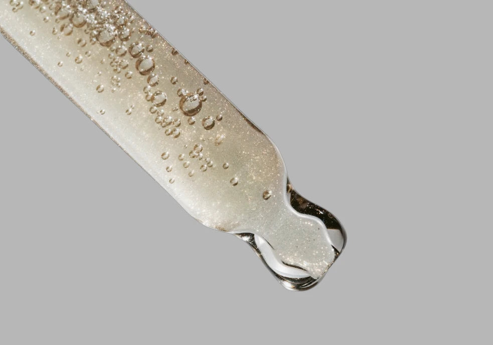 Texture sérum avec bulles, illustration lysat fermenté (probiotique) en cosmétique.